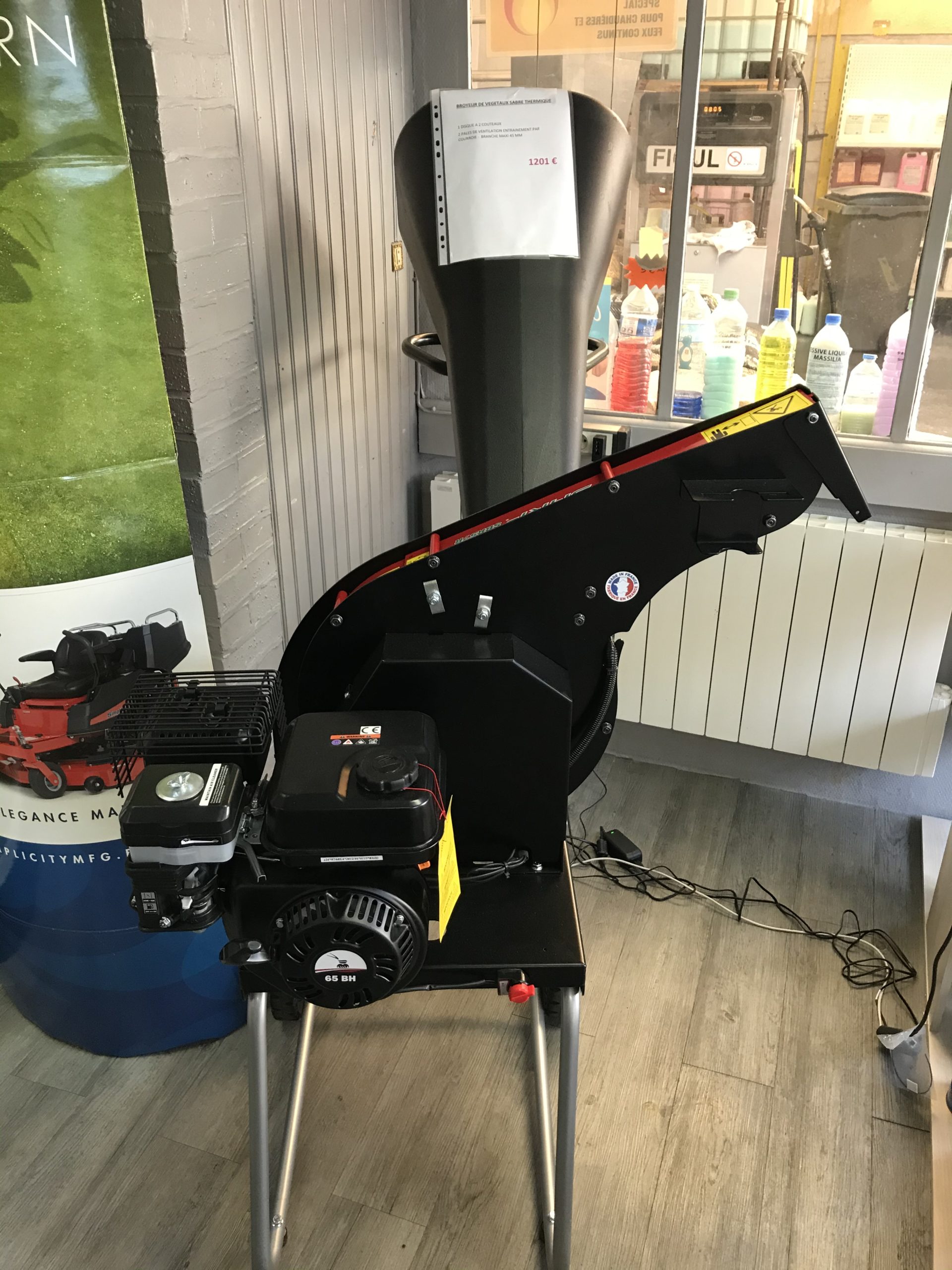 broyeur-de-vegetaux-sabre-thermique-rouen-76-pas-cher-dupressoir-motoculture